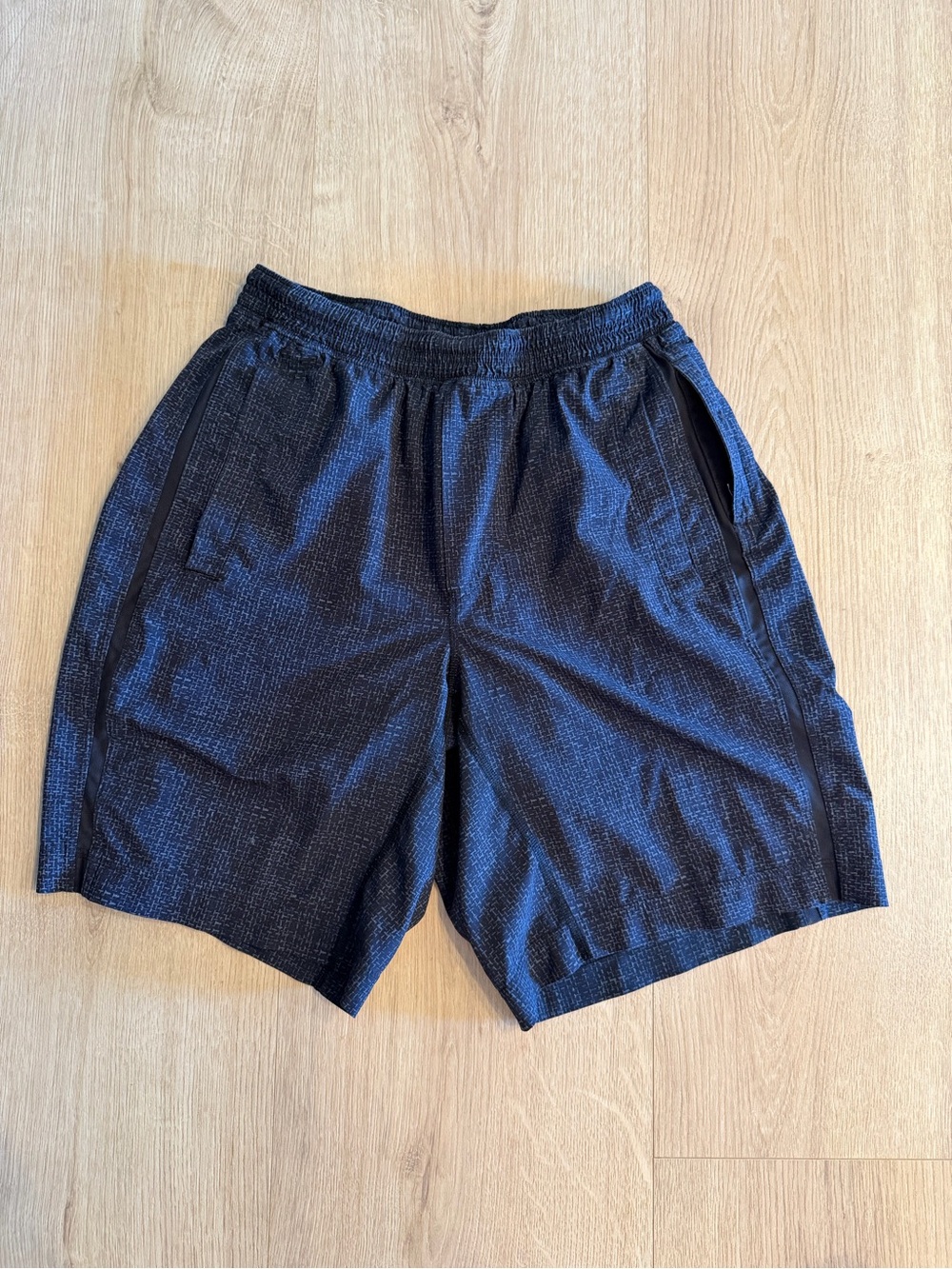 Lululemon Men's Black Geometric Lined Athletic Shorts Pockets Drawstring Small